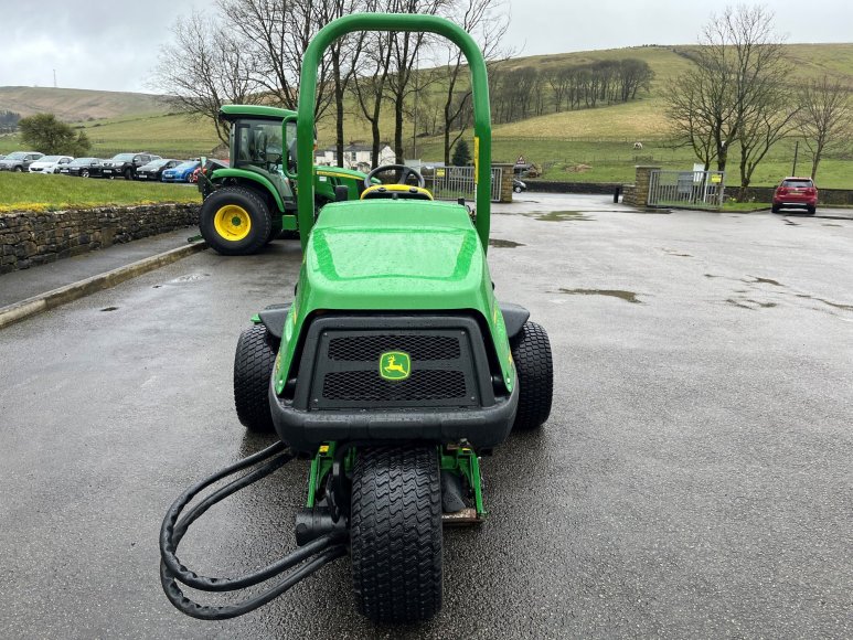 John Deere 7400A Surrounds Mower 