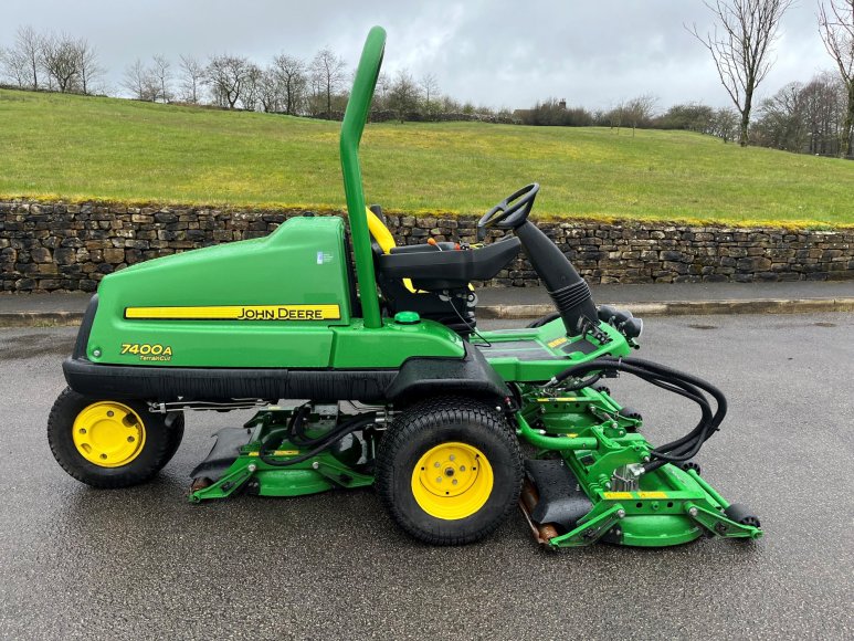 John Deere 7400A Surrounds Mower 