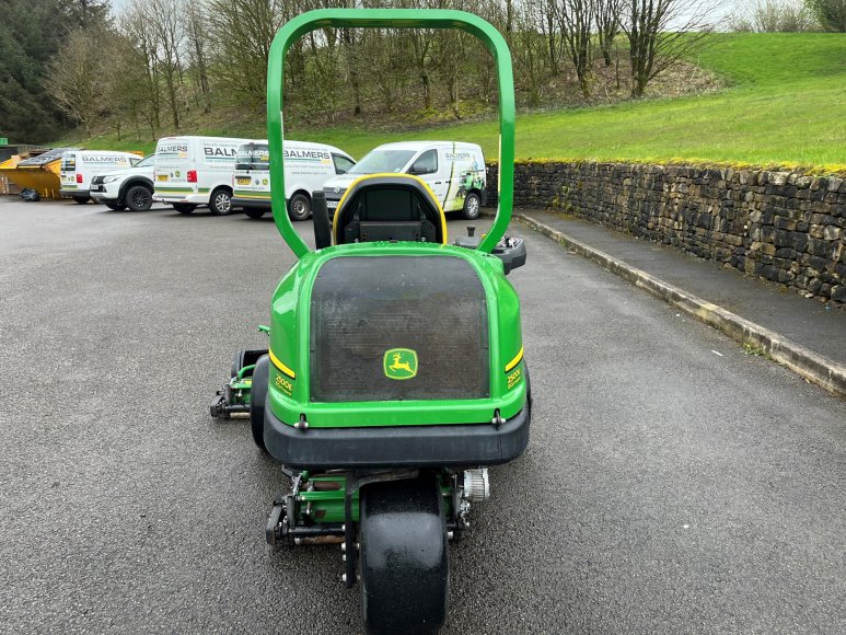 John Deere 2500E Greens Mower