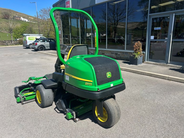 John Deere 2500E Greens Mower 
