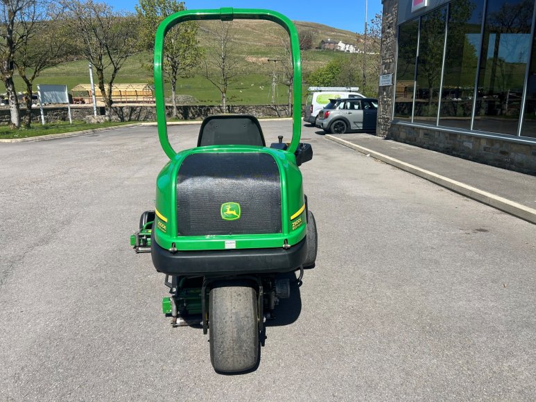John Deere 2500E Greens Mower 