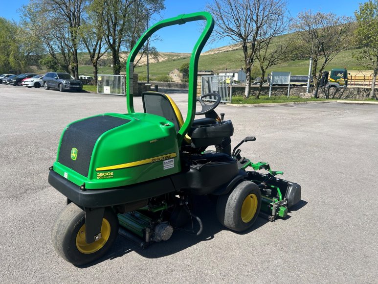 John Deere 2500E Greens Mower 