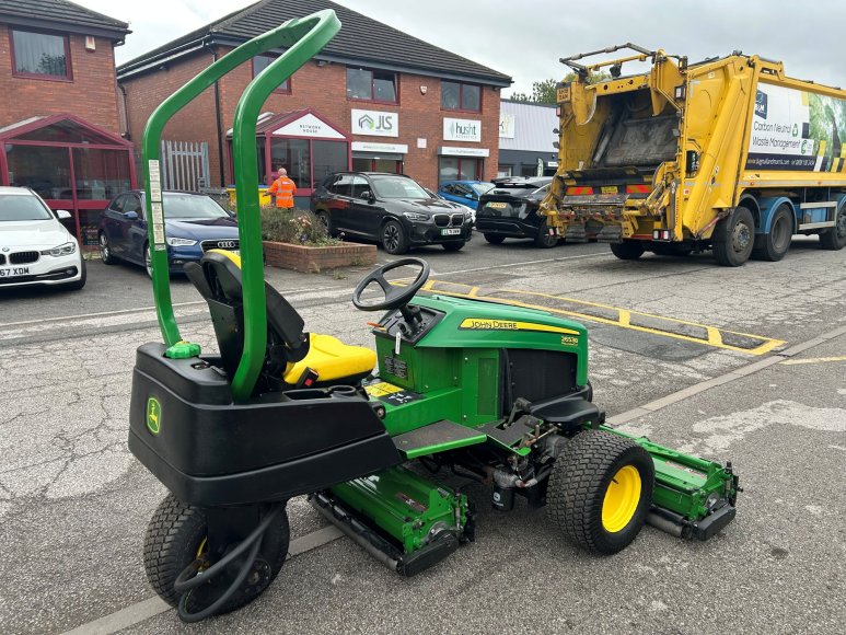 John Deere 2653B Surrounds Mower 