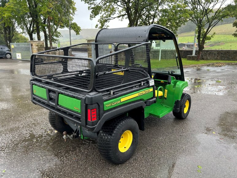 John Deere TE Gator 