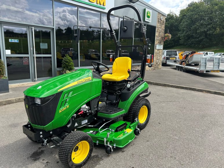 John Deere 1026R Compact Tractor 