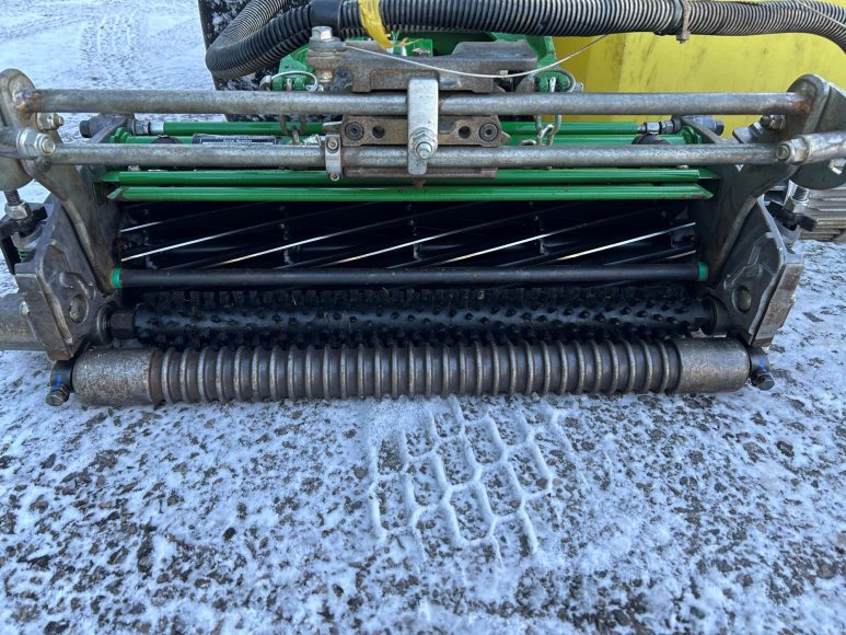 John Deere 2750 Greens Mower 