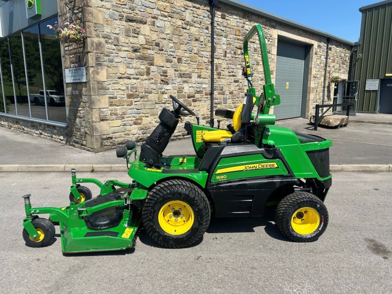 John Deere 1580 Front Mower