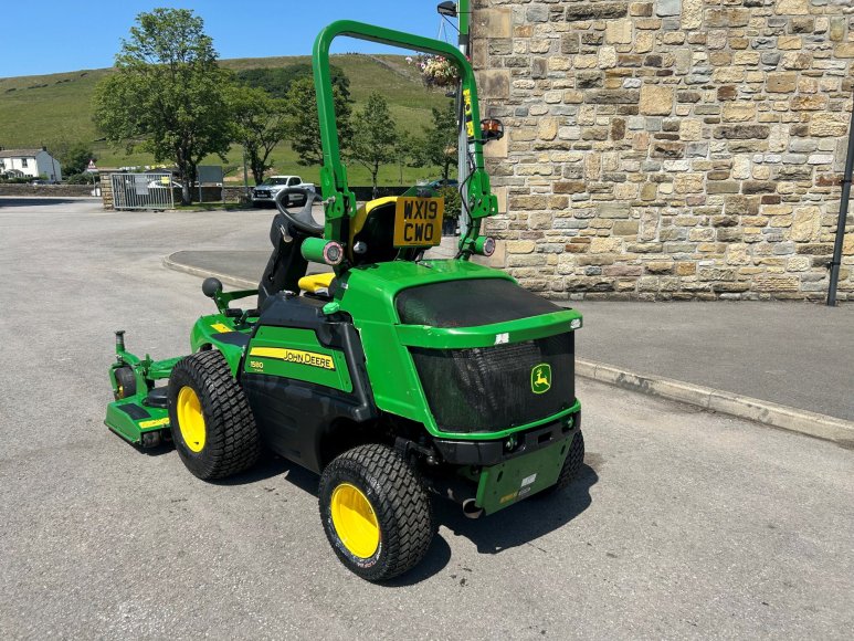 John Deere 1580 Front Mower
