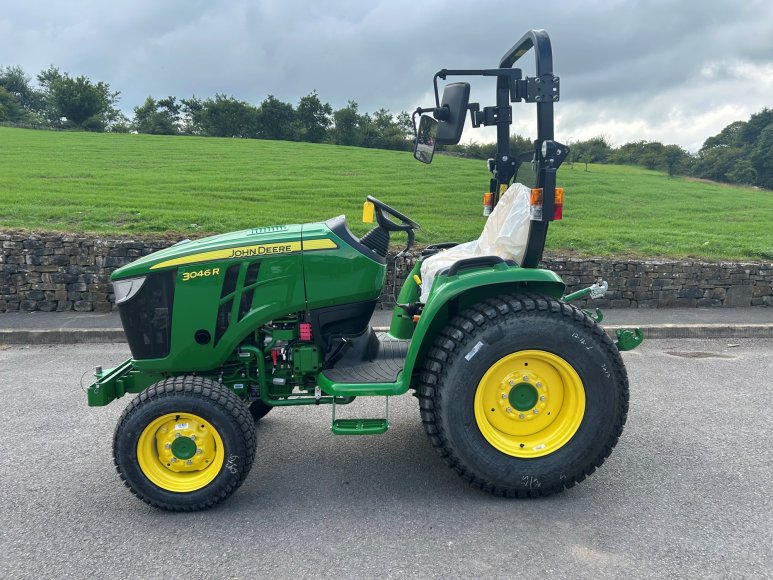 John Deere 3046R Compact Tractor