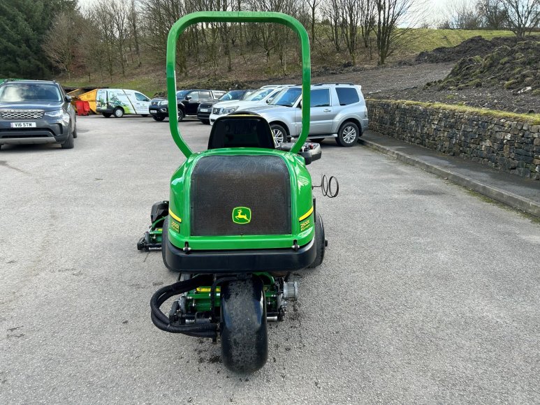 John Deere 2500E Greens Mower