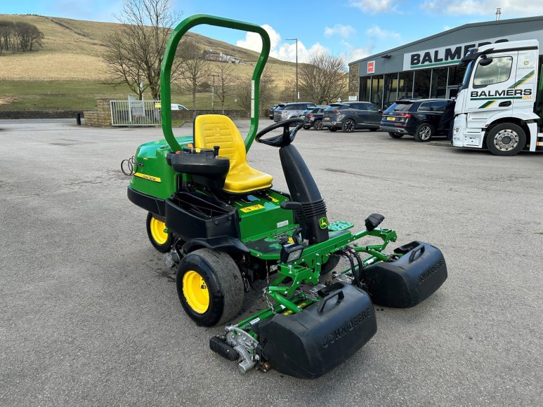 John Deere 2500E Greens Mower