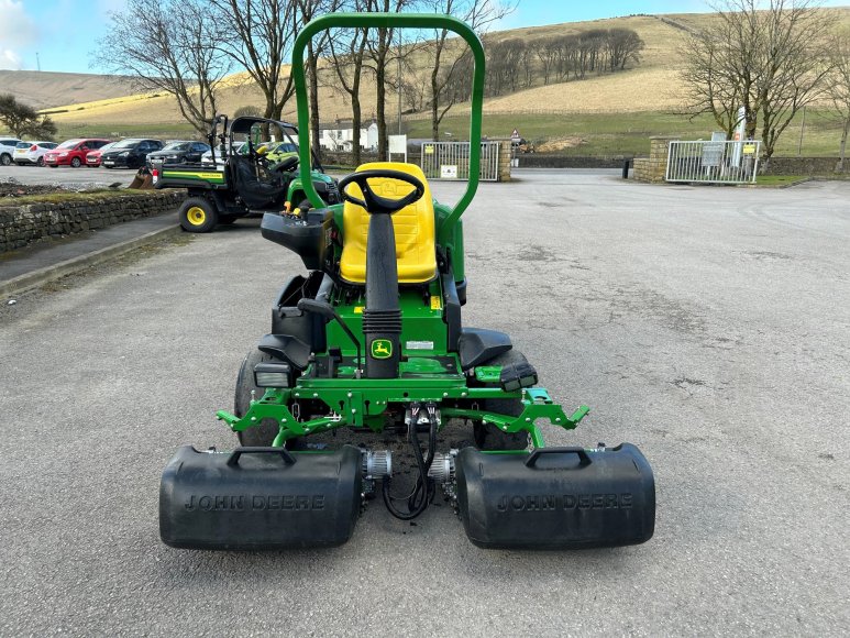 John Deere 2500E Greens Mower
