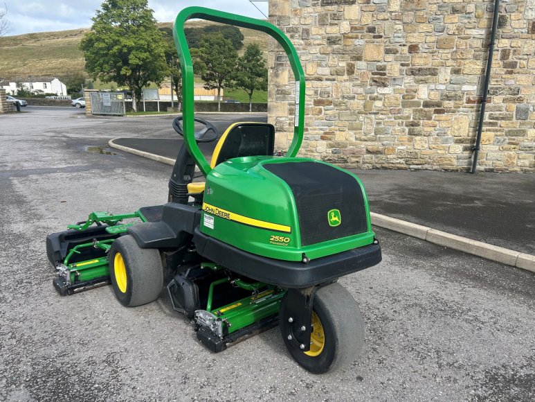 John Deere 2550 Greens Mower 