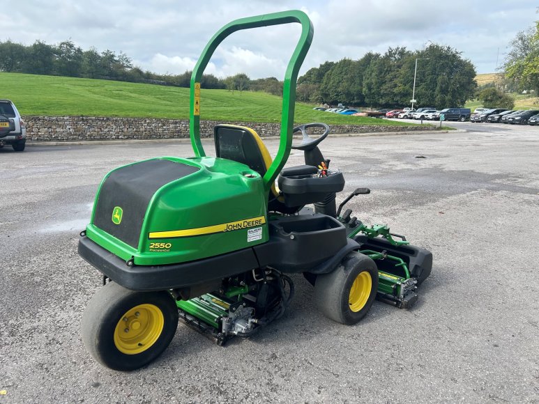 John Deere 2550 Greens Mower 