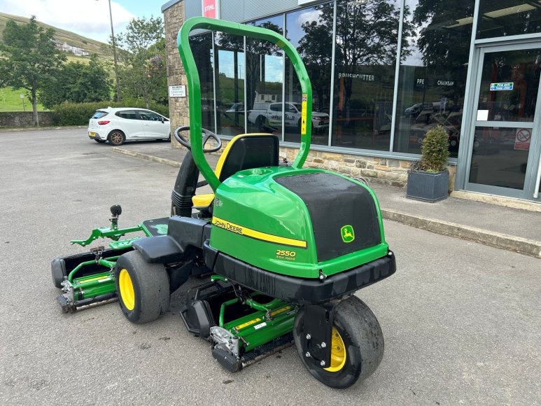 John Deere 2550 Greens Mower
