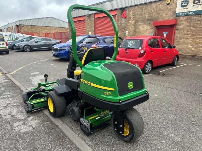 John Deere 2550 Greens Mower