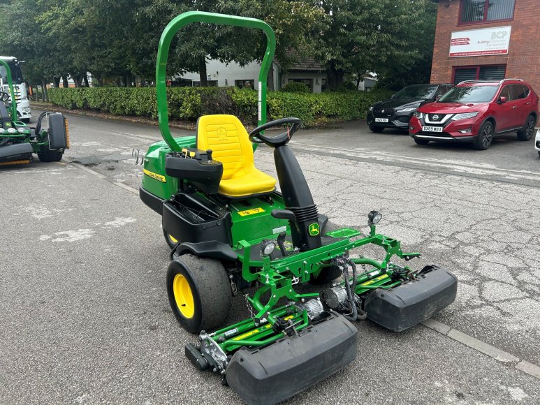 John Deere 2550 Greens Mower
