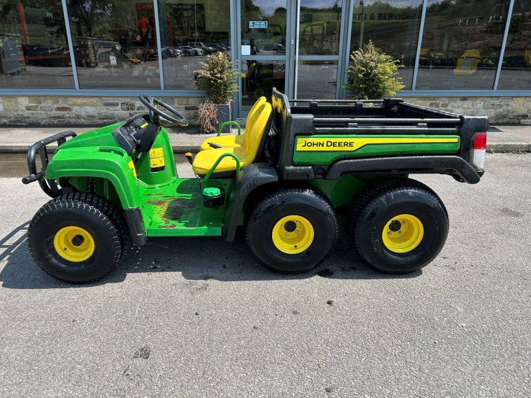 John Deere TH 6X4 Gator Utility Vehicle 