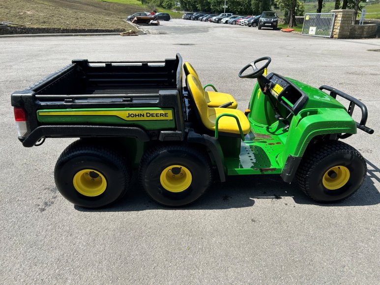 John Deere TH 6X4 Gator Utility Vehicle 