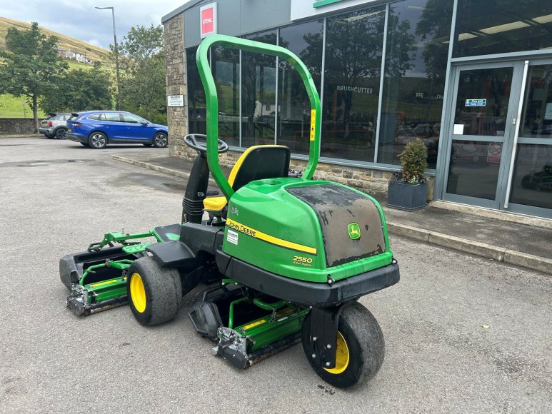 John Deere 2550 Greens Mower
