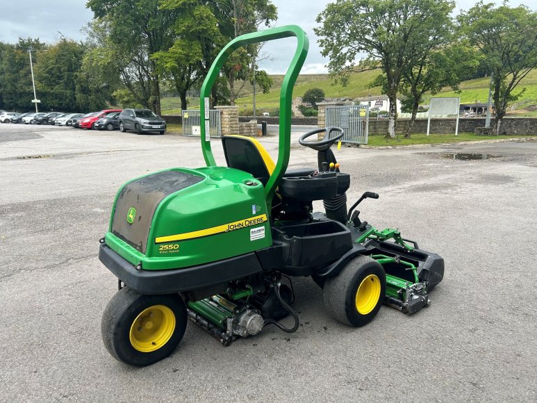 John Deere 2550 Greens Mower