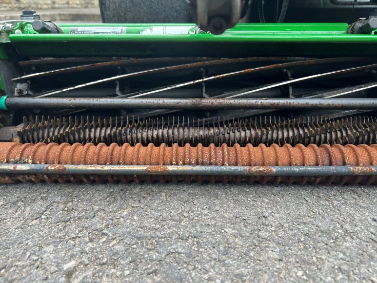 John Deere 2550 Greens Mower