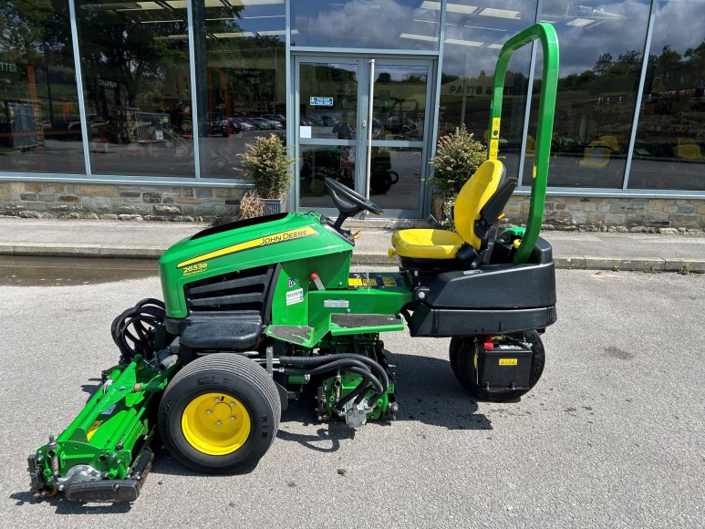 John Deere 2653B Surrounds Mower 