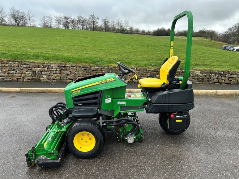 John Deere 2653B Surrounds Mower 