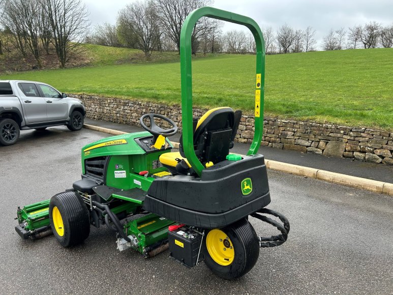 John Deere 2653B Surrounds Mower 
