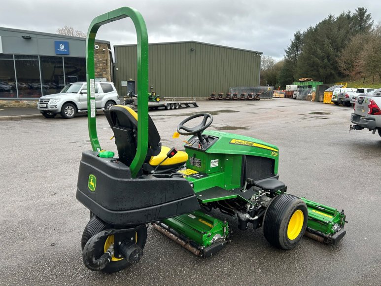 John Deere 2653B Surrounds Mower 