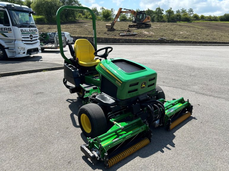John Deere 2653B Surrounds Mower 