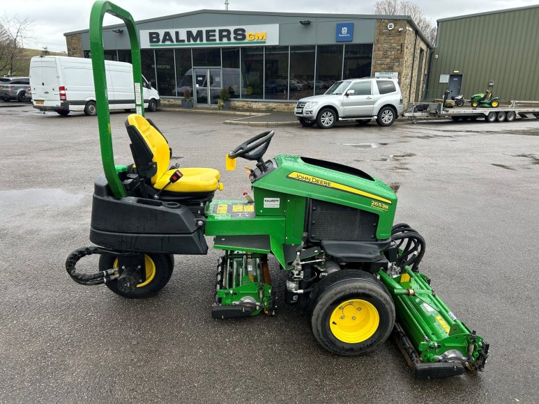 John Deere 2653B Surrounds Mower 
