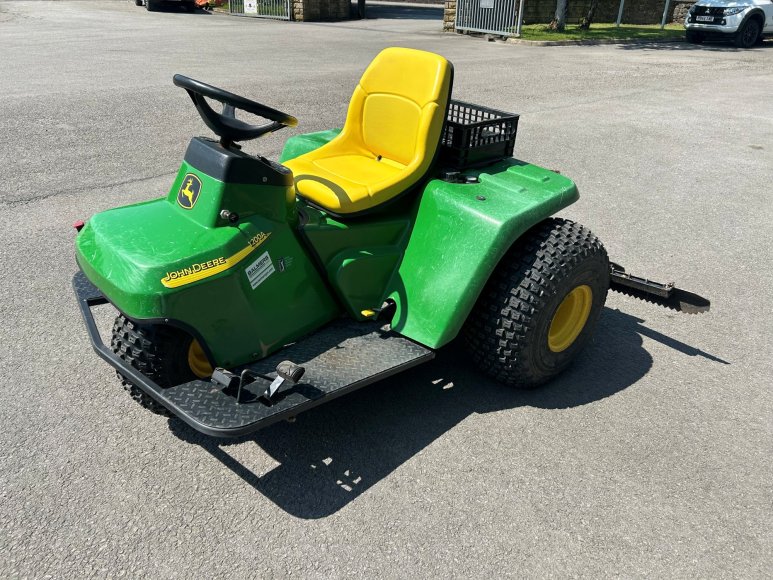 John Deere 1200A Bunker Rake 