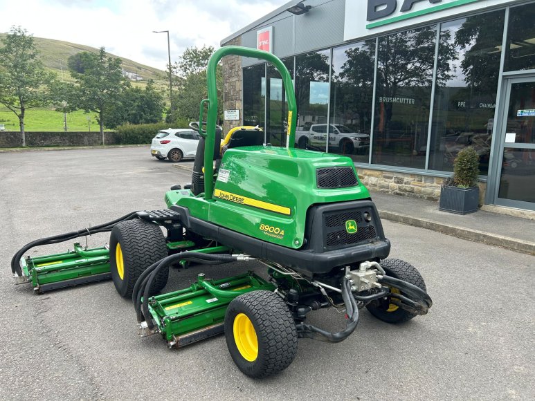 John Deere 8900A Fairway Mower 