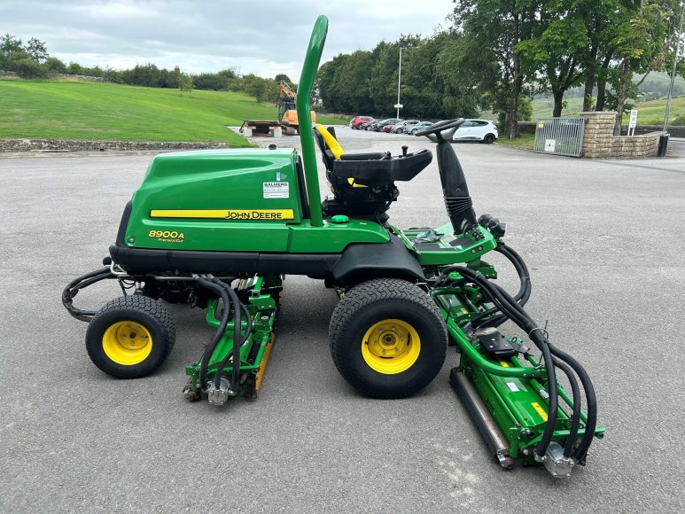John Deere 8900A Fairway Mower 