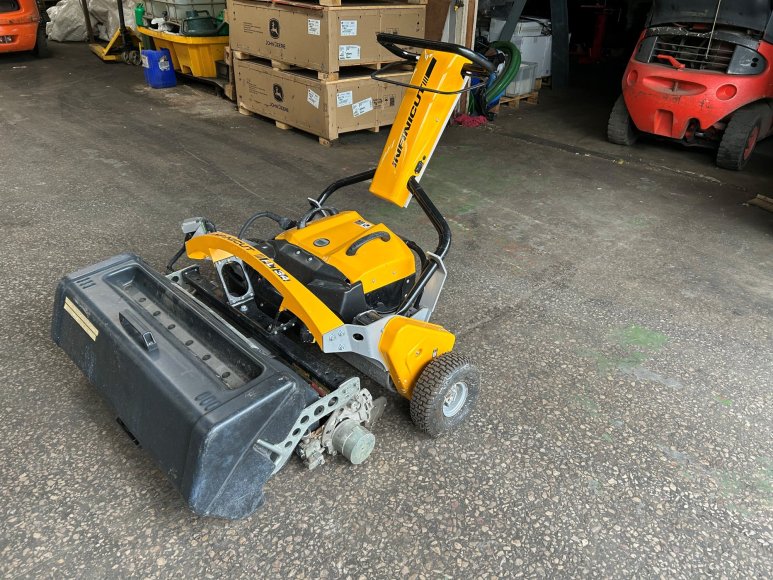 Infinicut FL 34 Pedestrian Cylinder Mower 