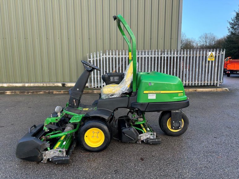 John Deere 2500E Green Mower 