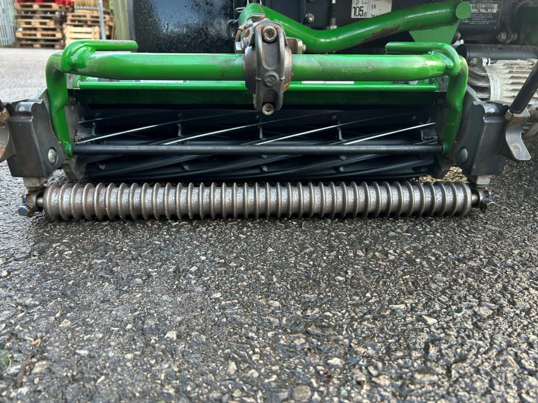 John Deere 2500E Green Mower 