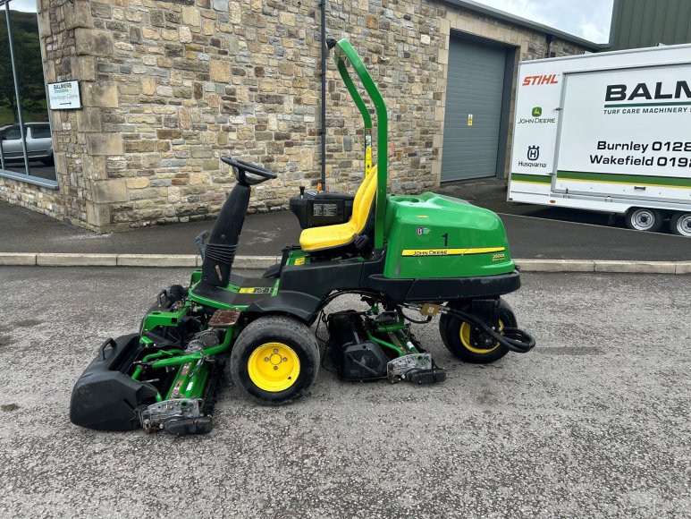 John Deere 2500E Greens Mower