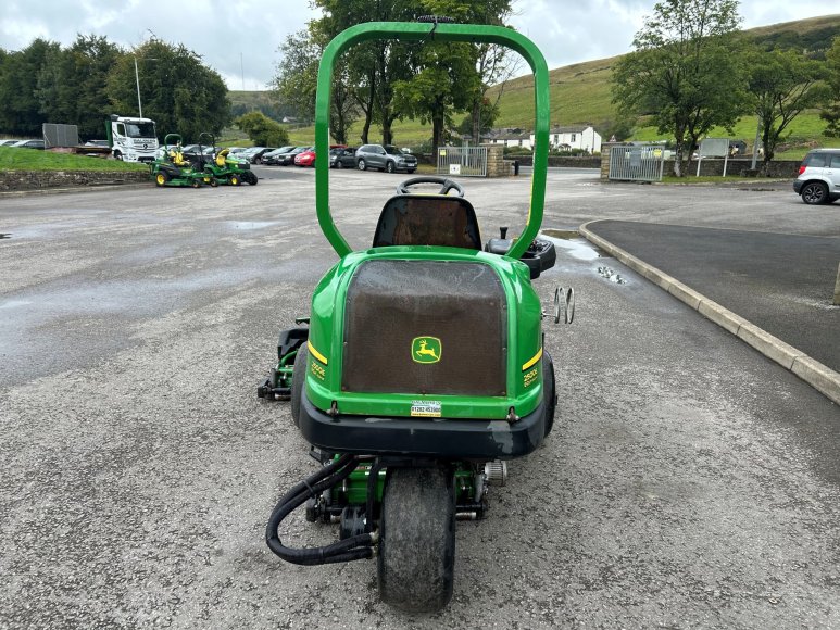 John Deere 2500E Greens Mower
