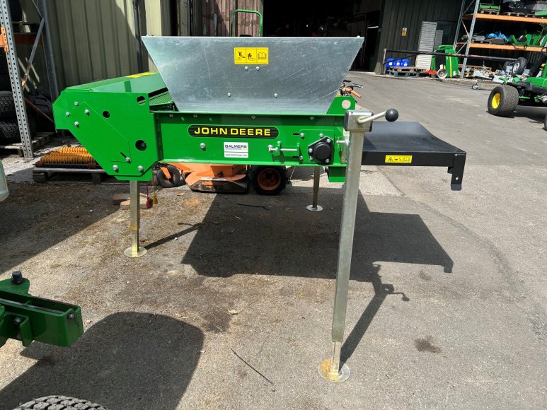 John Deere TD100 Top Dresser 