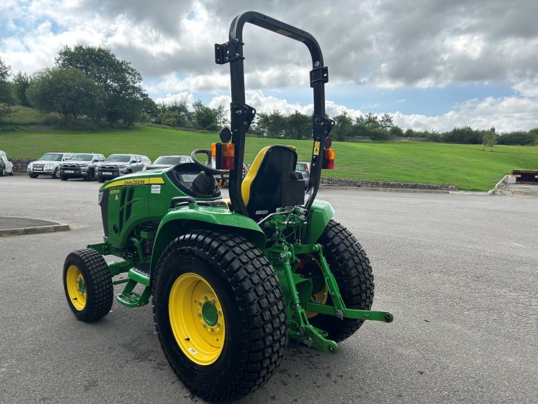 John Deere 3039R Compact Tractor