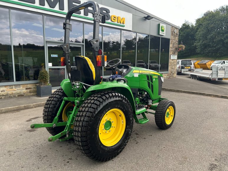 John Deere 3039R Compact Tractor