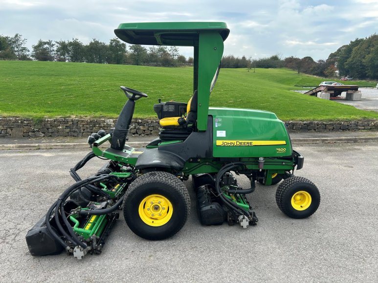 John Deere 7500 Fairway Mower 
