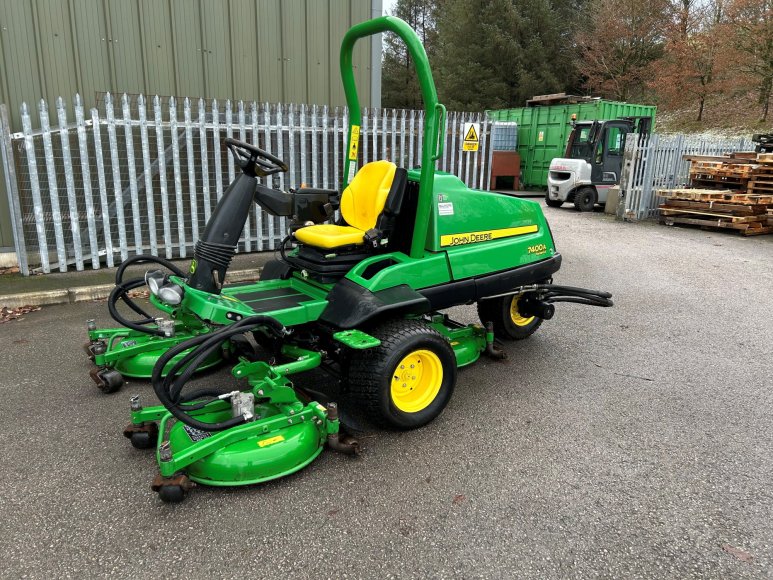 John Deere 7400A Surrounds Mower 
