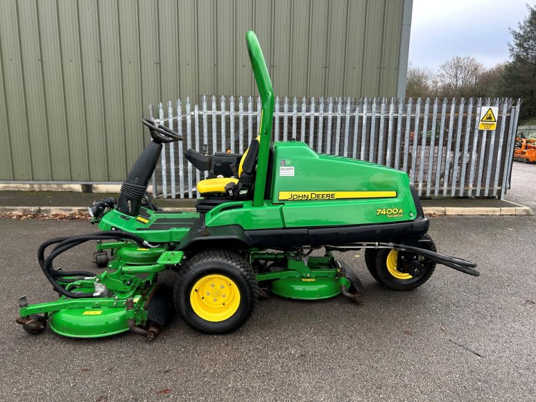 John Deere 7400A Surrounds Mower 