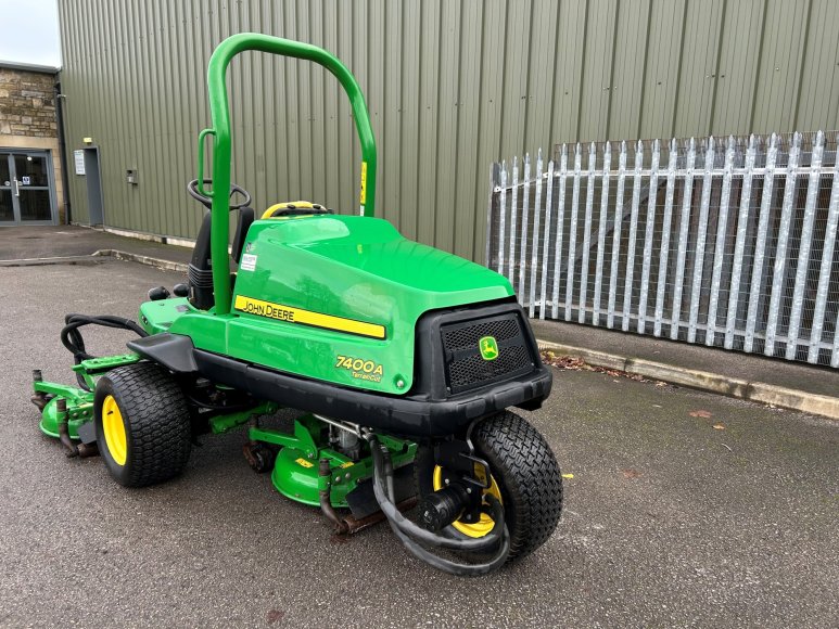 John Deere 7400A Surrounds Mower 