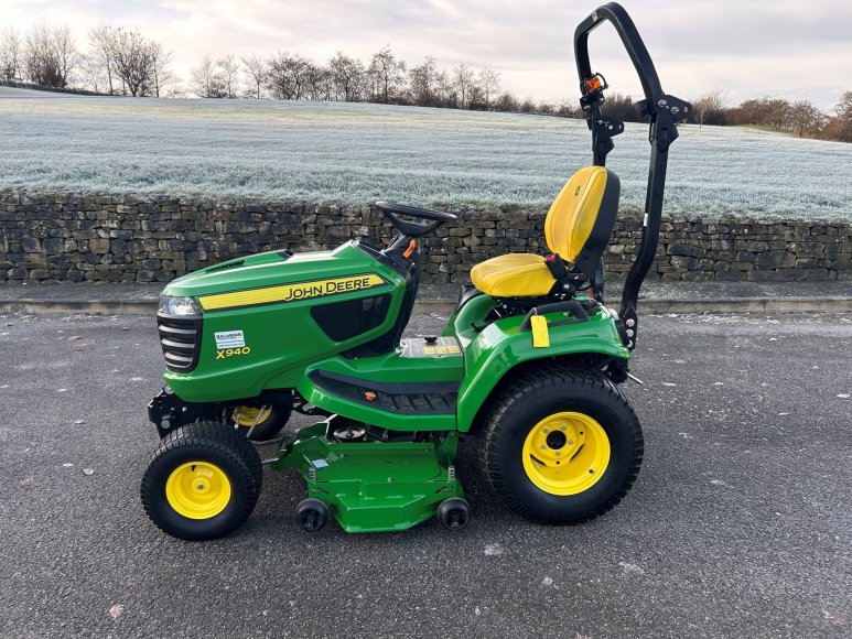 John Deere X940 Lawn Tractor 