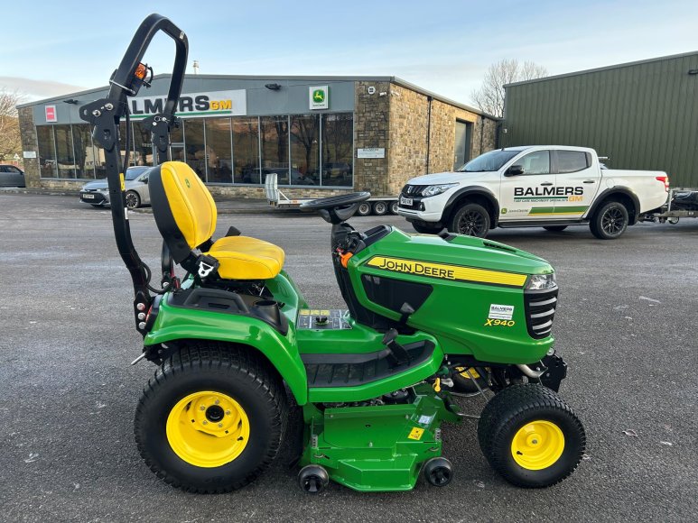 John Deere X940 Lawn Tractor 