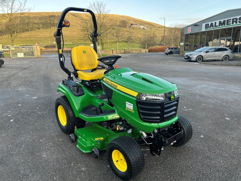 John Deere X940 Lawn Tractor 